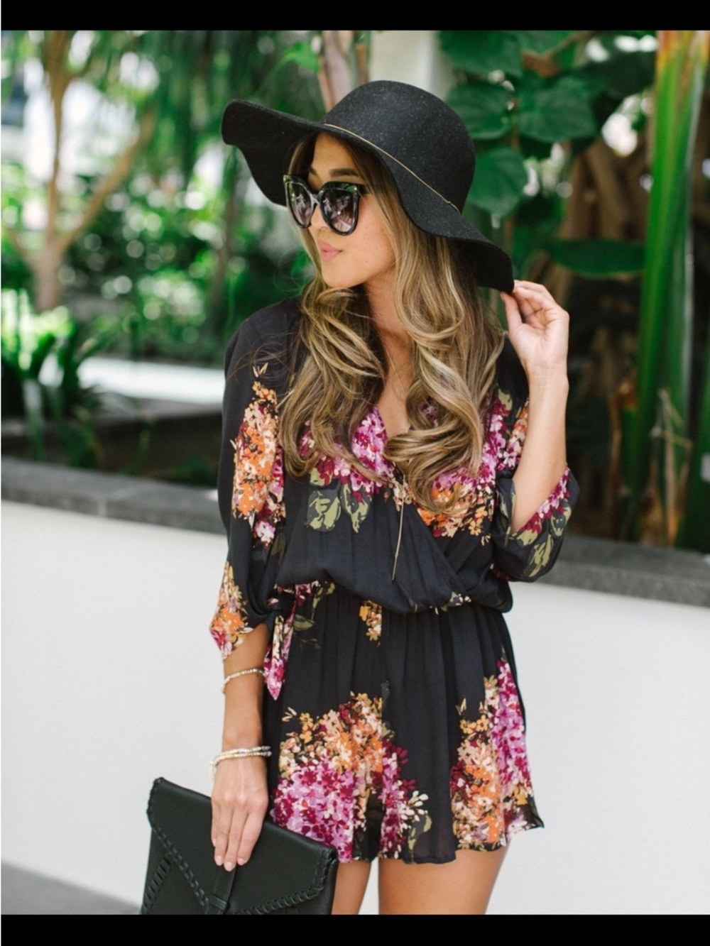 Love stitch romper jumper shorts floral lightweight flowy sleeve medium